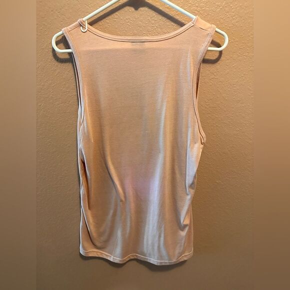 Pink tank top with flip flop graphic on front - Picture 3 of 6